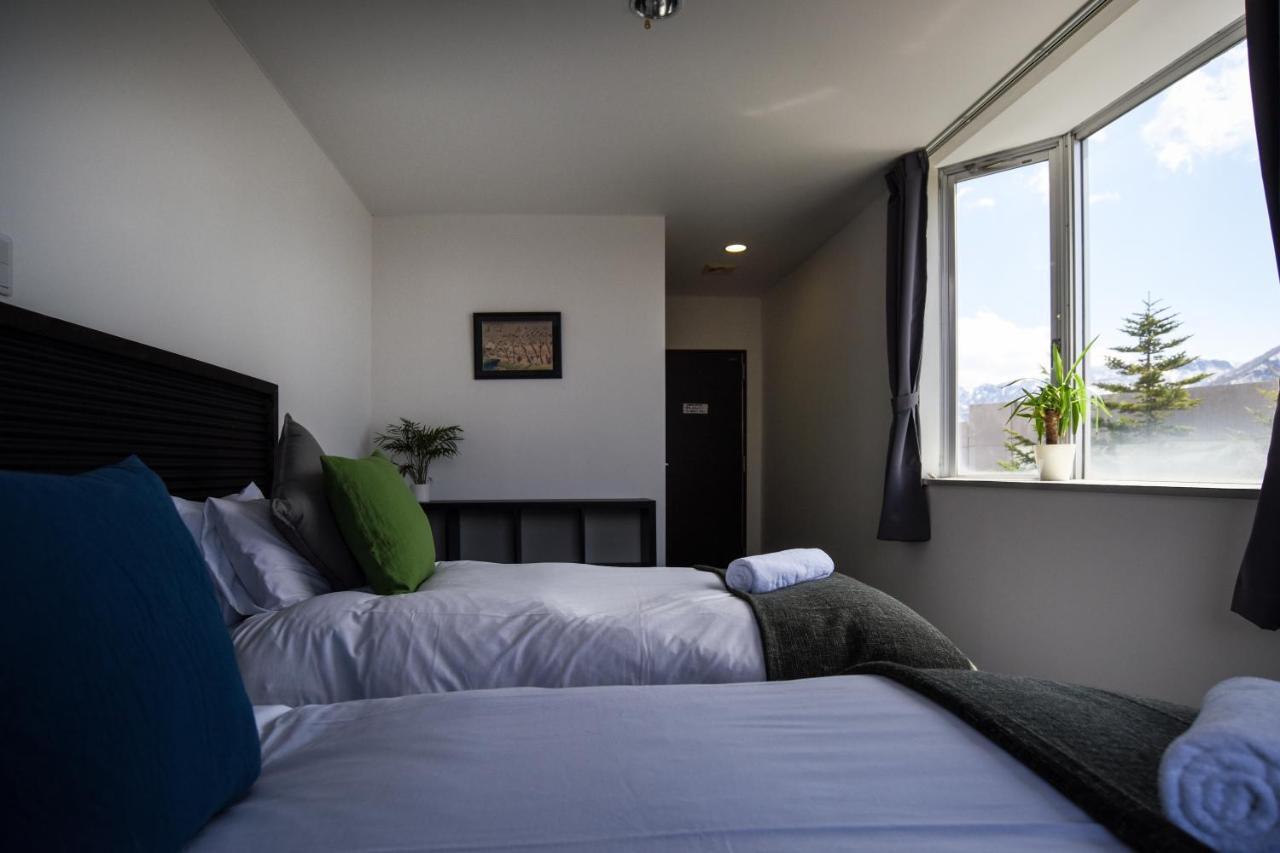 The Phat Packers Hotel Otari